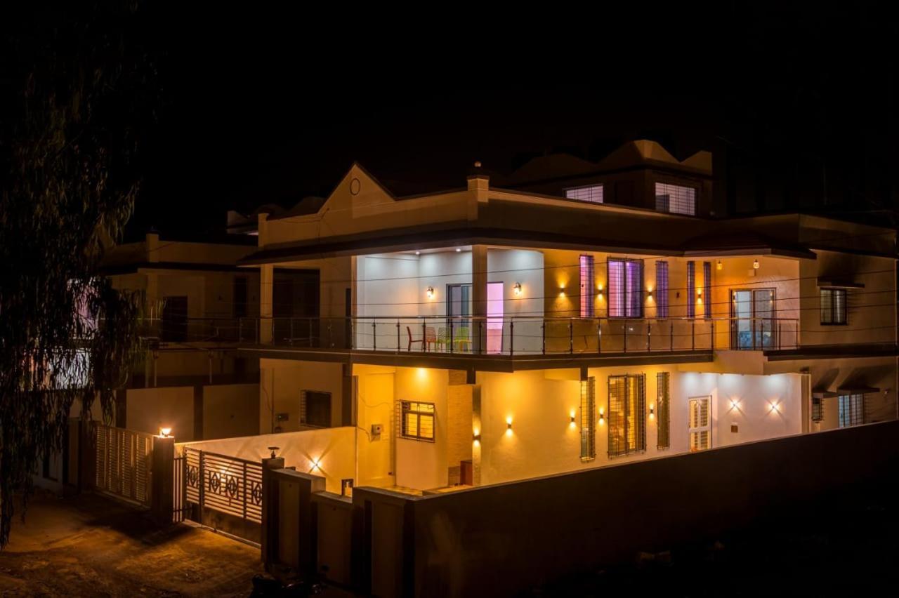 Fun Square Villa Lonavla Exterior foto